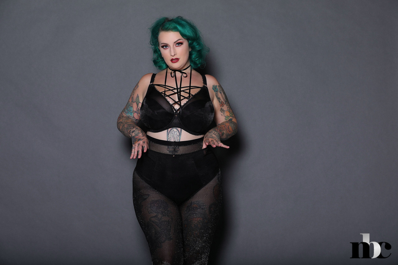 Green haired chubby babe Galda Lou shows her inked body and big tits porno foto #427418968 | Nothing But Curves Pics, Galda Lou, Tattoo, mobiele porno
