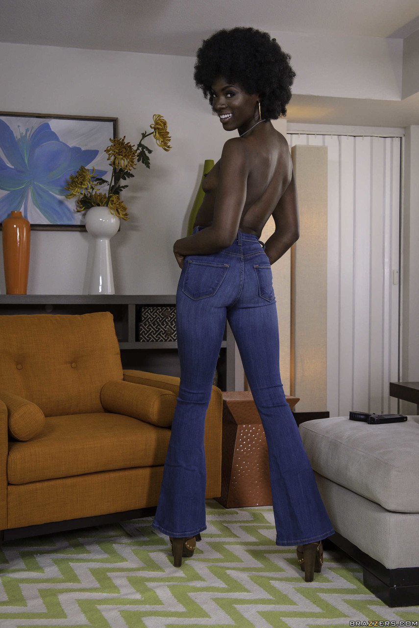 Ebony with an afro Ana Foxxx strips and flaunts her black butt in a solo zdjęcie porno #424628091