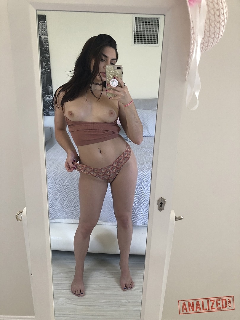 Petite brunette Keira Croft strips her lingerie to reveal her breathtaking ass porno fotoğrafı #422768544
