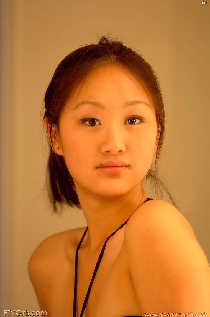 Gorgeous Chinese girl Tia flashing an arousing pantyless upskirt photo porno #429008418