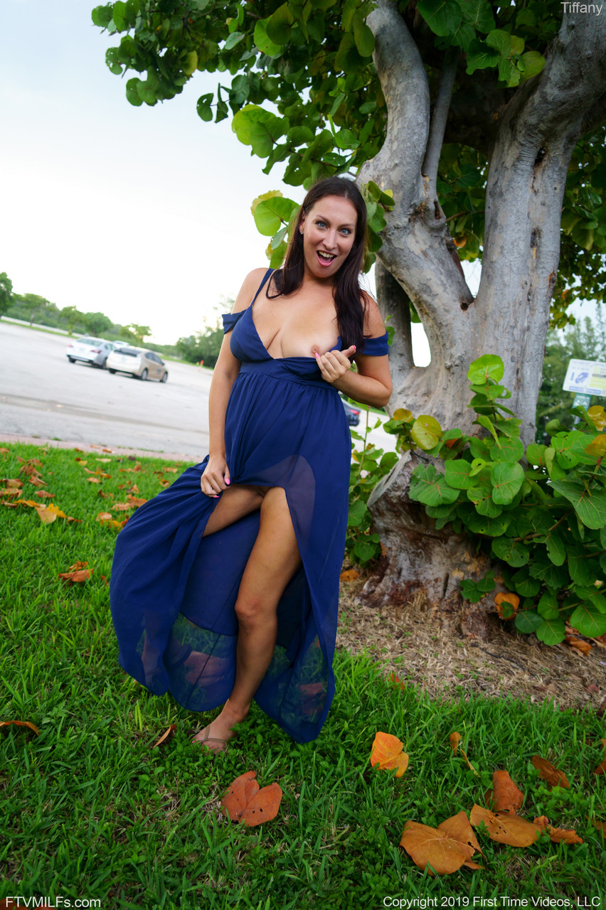 Sexy amateur MILF Tiffany exposes her tits and rubs her clam outdoors porno fotoğrafı #426858229 | FTV MILFs Pics, Tiffany Cane, Beach, mobil porno