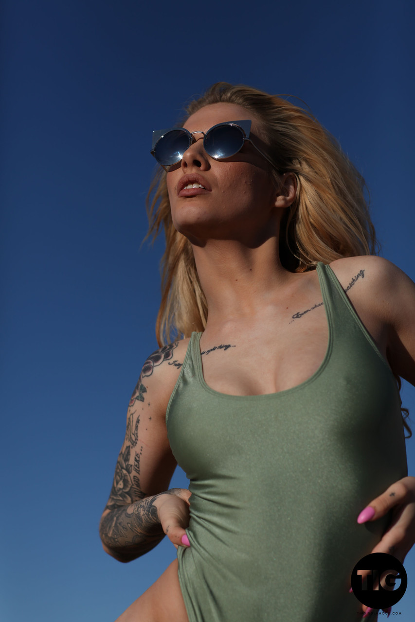 Blonde model with tattoos Saskia Valentine shows her fine breasts outdoors foto porno #428530307