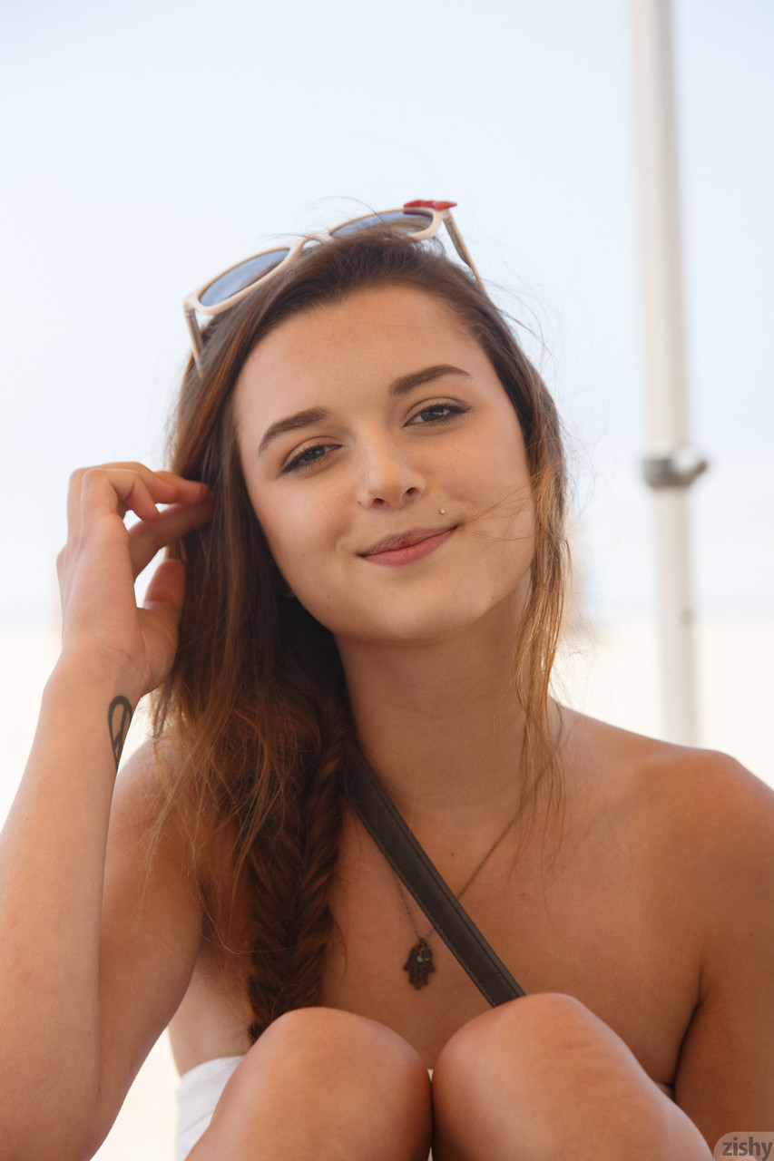 Brunette teen Alex Mae posing pantyless & flashing her tits on the sandy beach 色情照片 #423851219 | Zishy Pics, Alex Mae, Beach, 手机色情