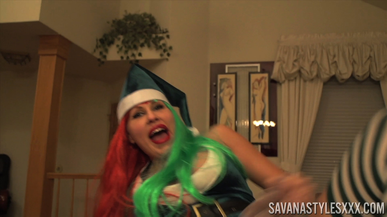 Naughty elf Savana Styles squirts as she masturbates passionately ポルノ写真 #422934397