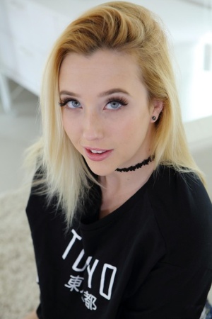 Kinky teen with blue eyes Samantha Rone presents her amazing curves