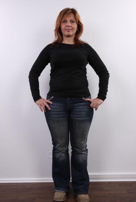 She lavishes her 'non-existent' sex life upon an overweight woman by taking on the role of a nude model.