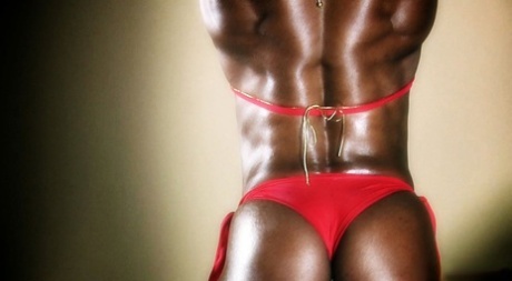 Ebony Bodybuilder Alexis Ellis Shows Off Her Ripped Physique In Bikini Bottoms