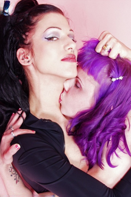 Gothic Sexy Lesbians - Gothic Lesbians Porn Pics & Naked Photos - PornPics.com