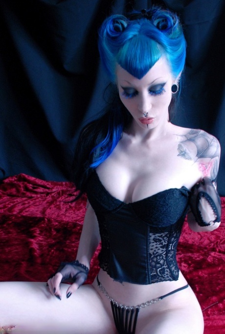 Blue Hair Sexy Tattooed Women - Blue Hair Tattoo Porn Pics & Naked Photos - PornPics.com