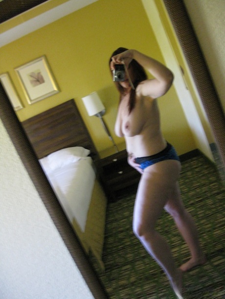 Thick Female Ryan Edel Takes X Rated Selfies In The Bedroom Mirror