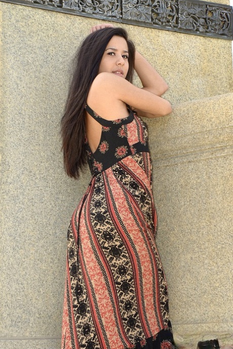 Latina Amateur Bella Quinn Shows Her Bare Legs In A Side Split Dress