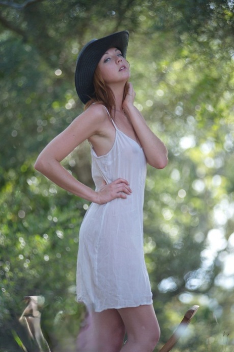 Country Girl Elen Moore Doffs Her Cowgirl Hat And Nightie To Pose Nude Outside