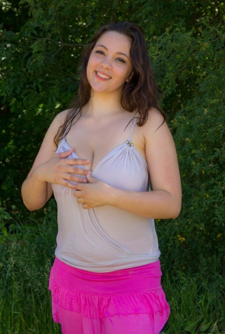 Amateur Female Anny Zemly Pours Water Over Her Knockers In The Backyard