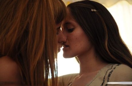 Skinny Teens Daniela & Dalila Fingering & Kissing In Steamy Lesbian Tryst