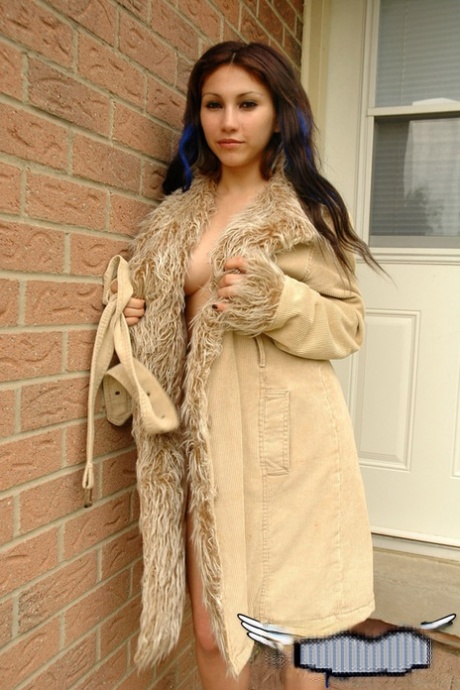 Amateur Girl Angel Flashes Her Teen Ass In A Fur Trimmed Coat Outside Her Door