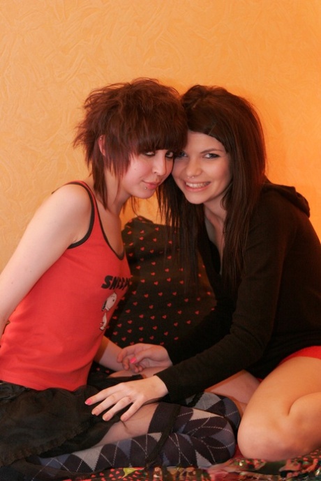 Cute Teens Kaira 18 & Kate Indulge In Light Lesbian Play On A Bed