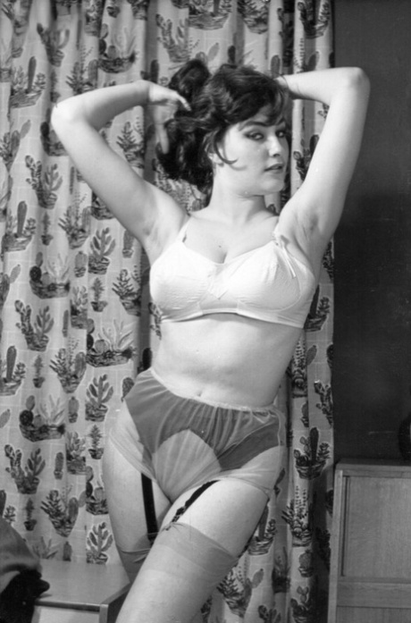 1950s Underwear Porn - Vintage Panties Porn Pics & Naked Photos - PornPics.com
