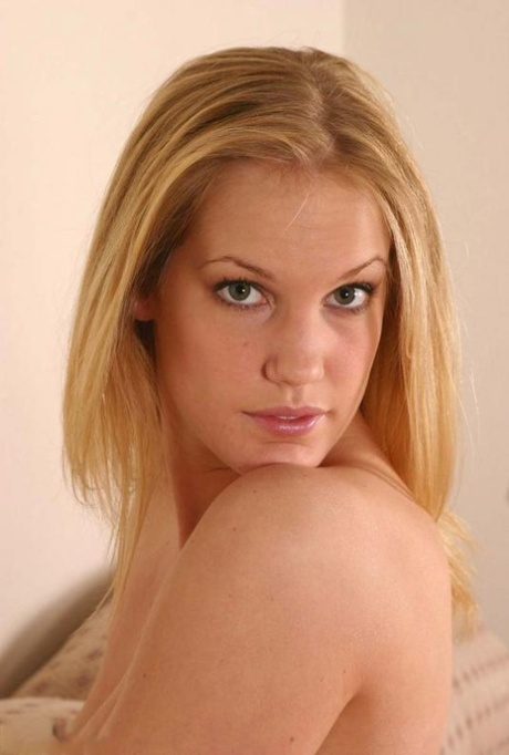 Young Blonde Crystal Gets Totally Naked After Doing Confusing Paperwork