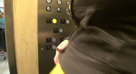 Elevator-assisted sexual activity is performed by PAWG Dee Siren through oral and vaginal intercourse.