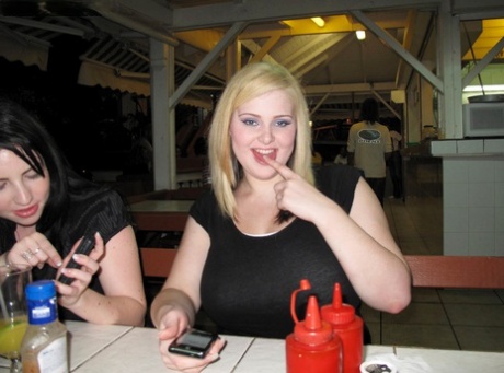 Ashley Sage Ellison and her overweight partner go out together for a night out.