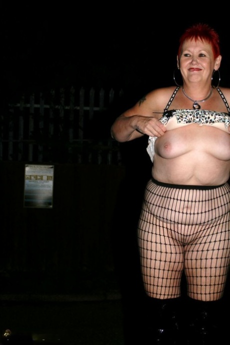 The girlfriends of an older amateur named Valgasmic Exposed strip at night.