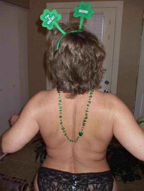 In honor of St Patrick's Day, Busty Bliss, a middle-aged woman, chooses to wear POV sex.
