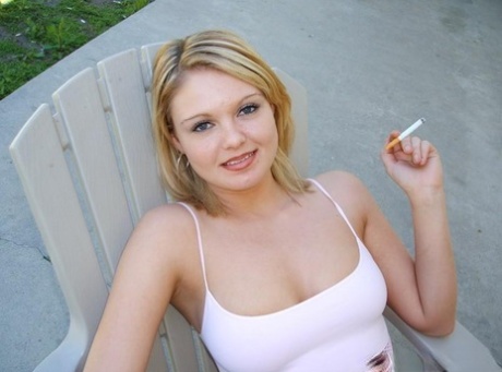 460px x 341px - Smoking Cigarette Porn Pics & Naked Photos - PornPics.com