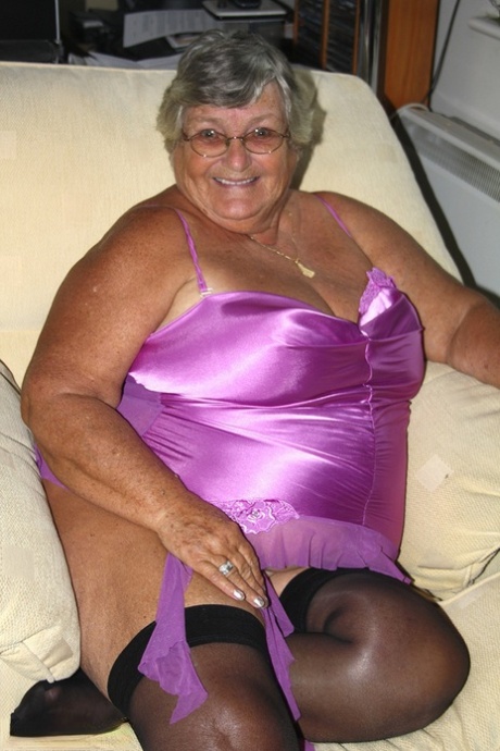 Fat UK nan Grandma Libby licks a nipple after loosing her large boobs