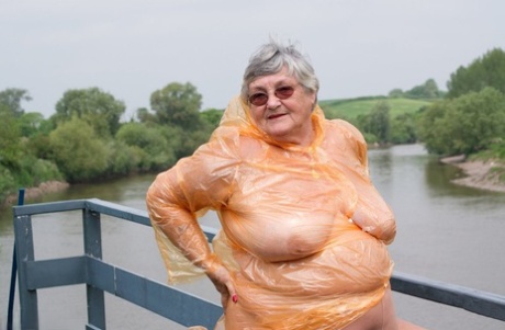 Grandma Libby Amateur nude gallery pic #3