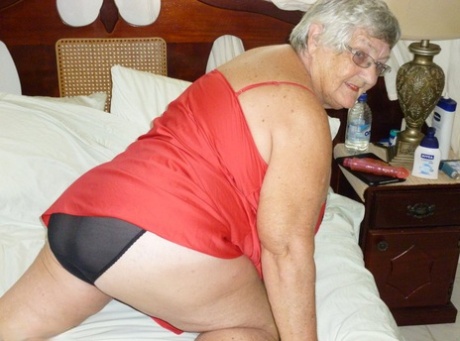 Old British Woman Grandma Libby Removes Lingerie While Toying Her Snatch