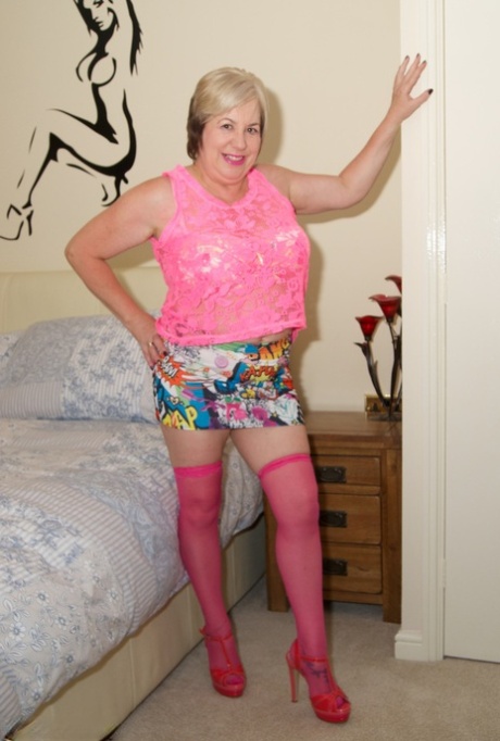 Overweight Granny Speedybee Dildos Her Pussy In Pink Stockings