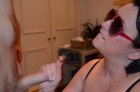 Amateur Chick Kimberly Scott Sports Sunglasses While Jacking A Bunch Of Dicks