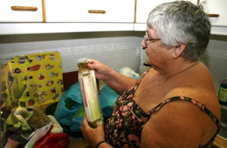 Aunt Libby from the Obsessed UK gets completely nude while playing with veggies.