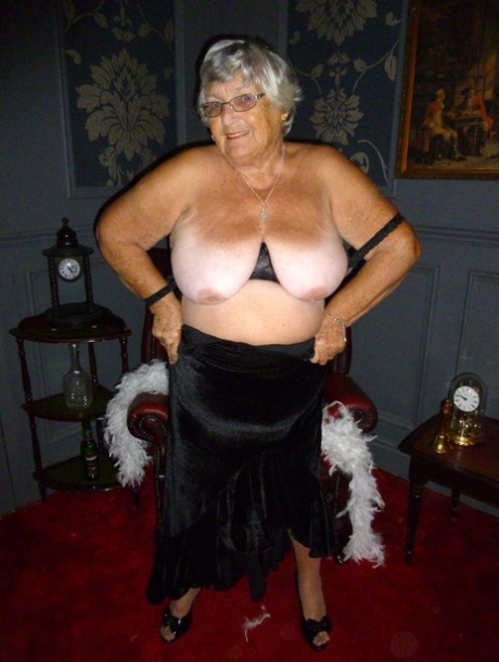 Fat Nan Grandma Libby Wears A Feather Boa While Baring Her Saggy Tits And Butt