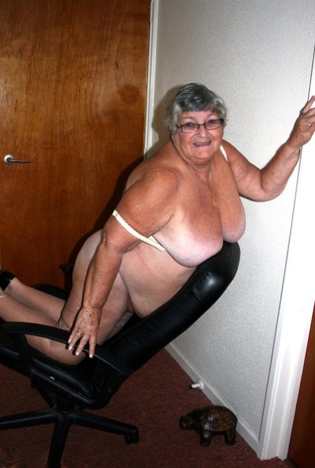 Obese Nan Grandma Libby Parts Her Shaved Pussy After Removing Satin Underwear