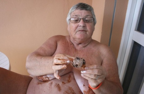 Fat UK Oma Grandma Libby Gets Messy With A Frozen Treat While Masturbating
