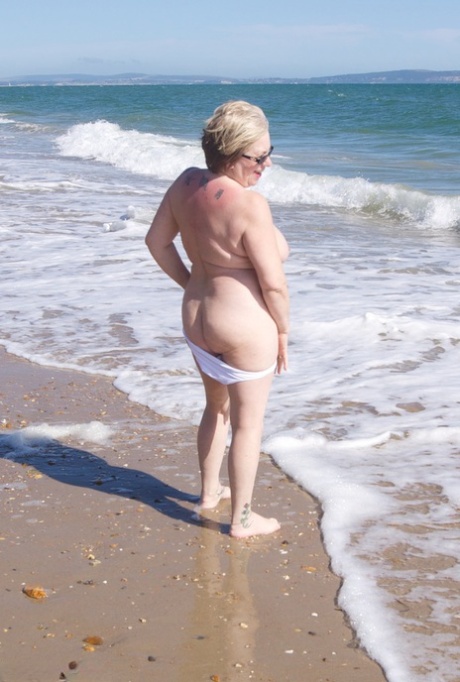 Granny Nude Beach Porn Pics - PornPics.com