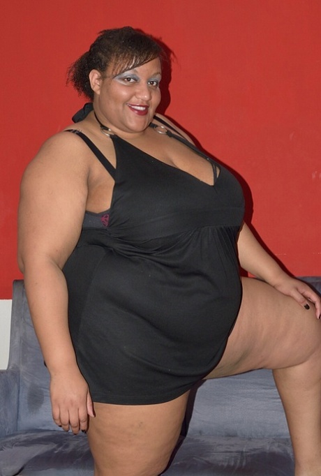 Ebony SSBBW CurvyBunnyB sets loose mega big tits and reveals her massive ass - PornHugo.net