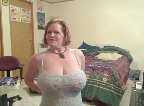 Fat Mature Mom Misha Bares Saggy Boobs To Fist Her Hot Pussy On The Bed