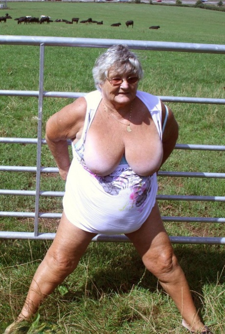 At one point, an elderly woman named Grandma Libby finds herself exposed to the fields of cattle in front her.