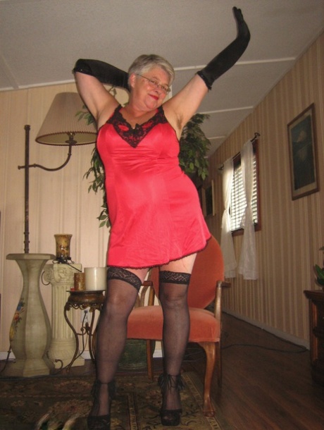 Old Lady Girdle Goddess Casts Off Lingerie To Pose Nude In Hosiery And Gloves