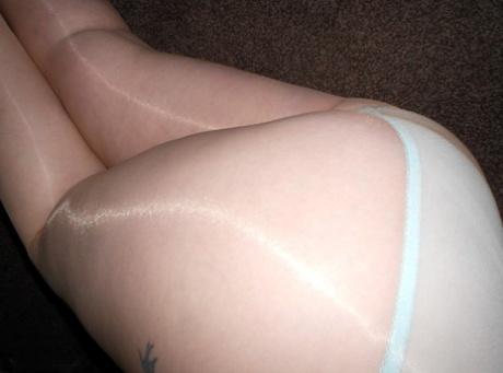 Fat Amateur Valgasmic Exposed Models Sheer Pantyhose Over Top Of Her Underwear
