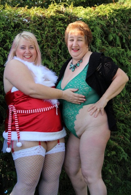 The belly of Fat granny Kinky Carol and her BBW girlfriend was discovered in a yard sale.