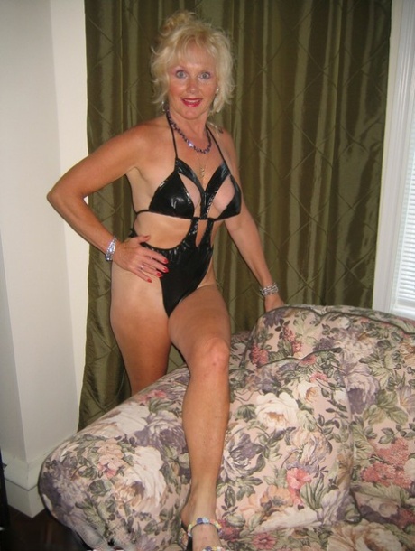 Blonde Granny Ruth Makes Her Nude Modeling Debut By Posing Around The House