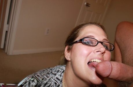 Amateur Chick Gangbang Momma Delivers A CFNM Blowjob While Wearing Glasses
