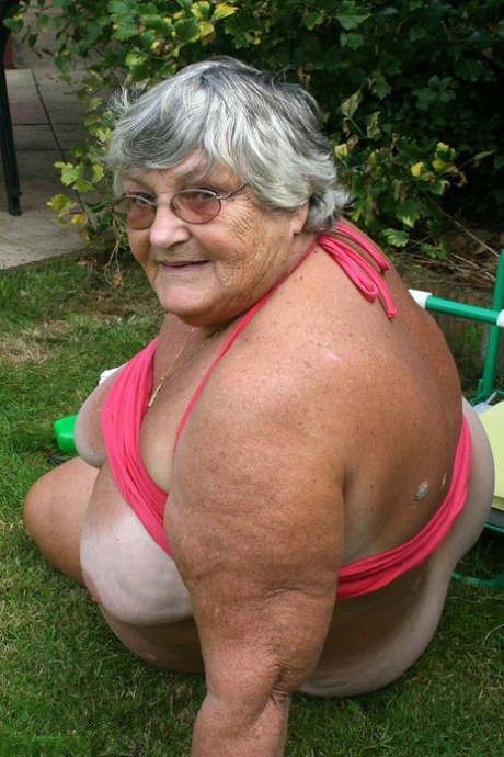 Fat Nan Grandma Libby Bares Her Huge Ass Before Licking A Nipple In Her Yard