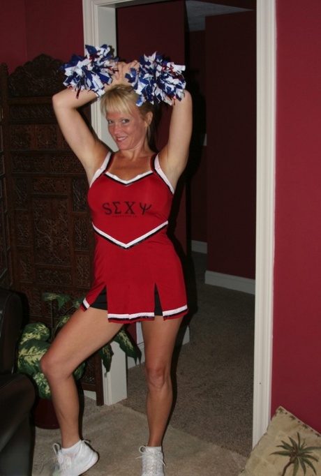 Blonde Cheerleader Jayme Lawrence Disrobes Before A Blowjob In Riding A Cock