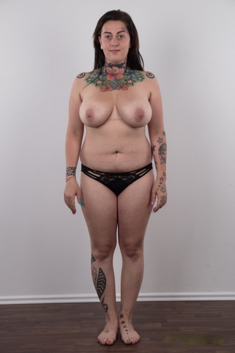 In the process, Nikola, an amateur tattoo artist, releases herself from her clothes and sheds excess weight.