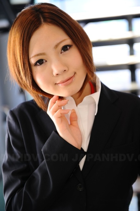 Japanese Businesswoman Iroha Kawashima Exposes Her Brassiere In Office
