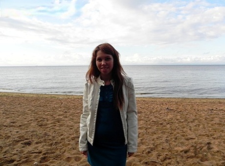 Young redheads rest in the beachside car park and then create homemade sex tape with their own hands.